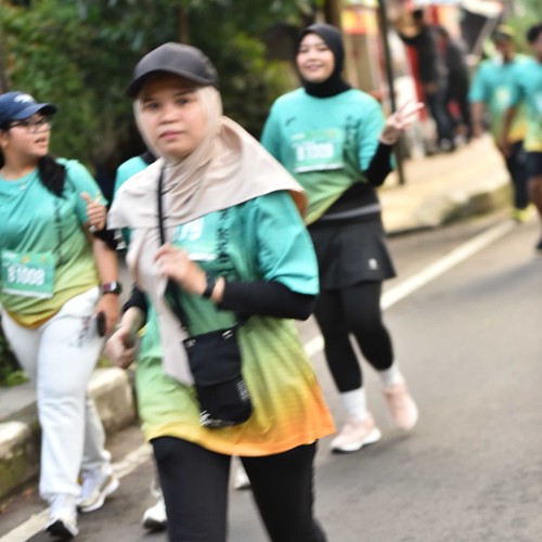 Race photo from BAUR RUN 2025