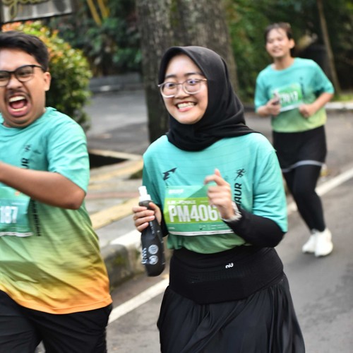 Race photo from BAUR RUN 2025