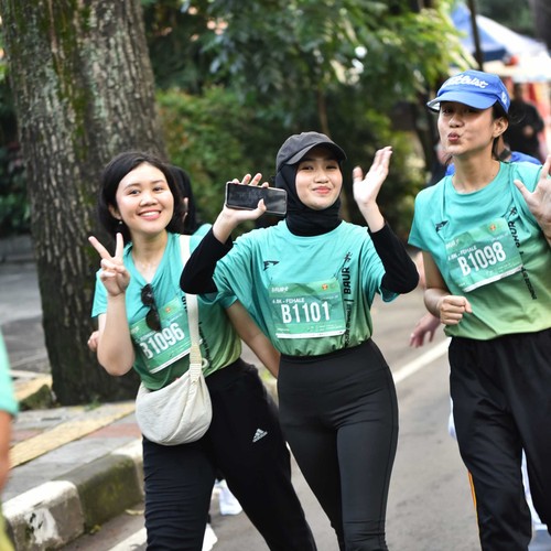 Race photo from BAUR RUN 2025