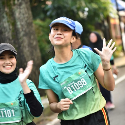 Race photo from BAUR RUN 2025