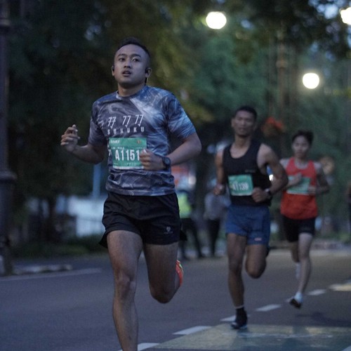 Race photo from BAUR RUN 2025