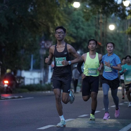 Race photo from BAUR RUN 2025