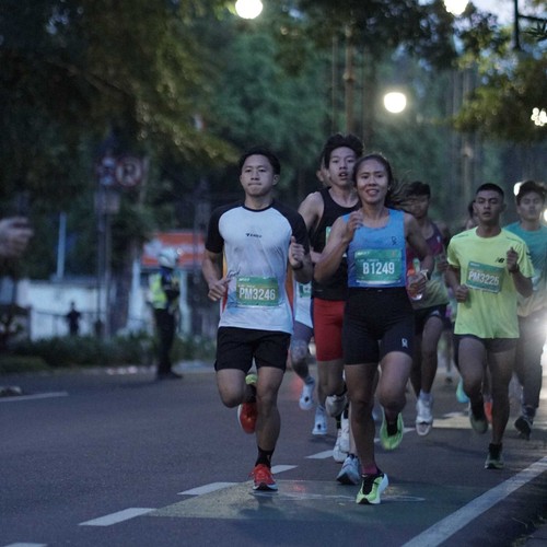Race photo from BAUR RUN 2025