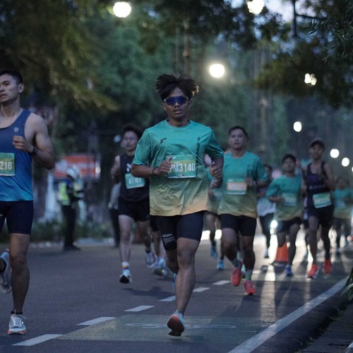 Race photo from BAUR RUN 2025