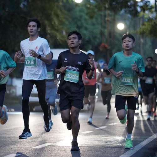 Race photo from BAUR RUN 2025