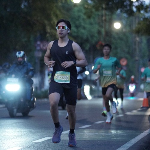 Race photo from BAUR RUN 2025