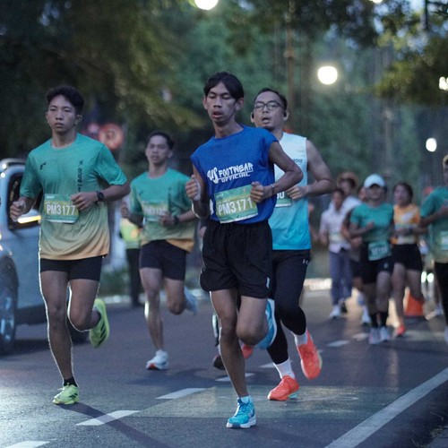 Race photo from BAUR RUN 2025