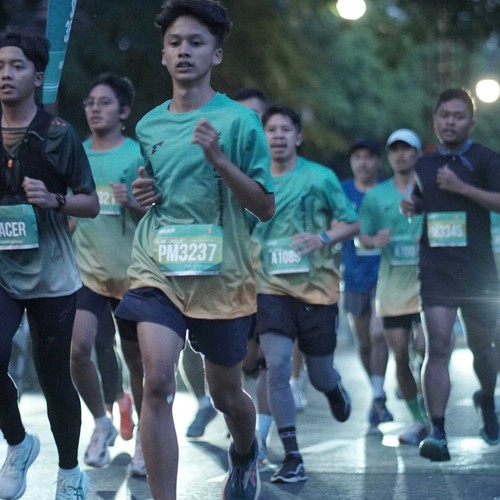 Race photo from BAUR RUN 2025