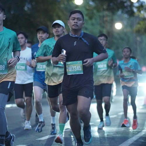 Race photo from BAUR RUN 2025