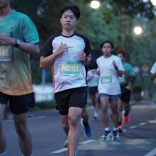 Race photo from BAUR RUN 2025
