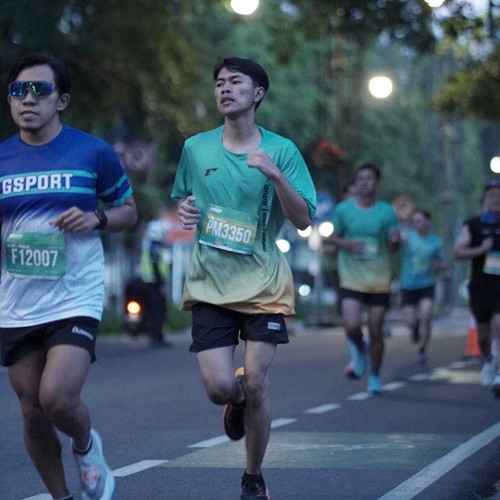 Race photo from BAUR RUN 2025