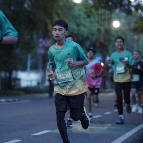 Race photo from BAUR RUN 2025