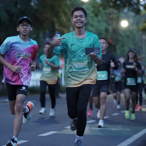 Race photo from BAUR RUN 2025