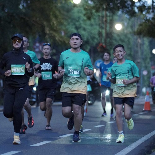 Race photo from BAUR RUN 2025