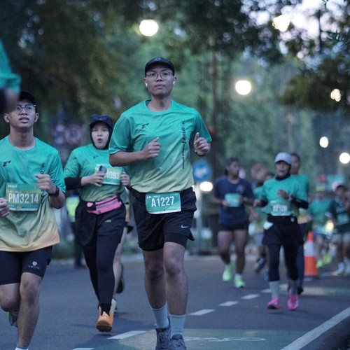 Race photo from BAUR RUN 2025