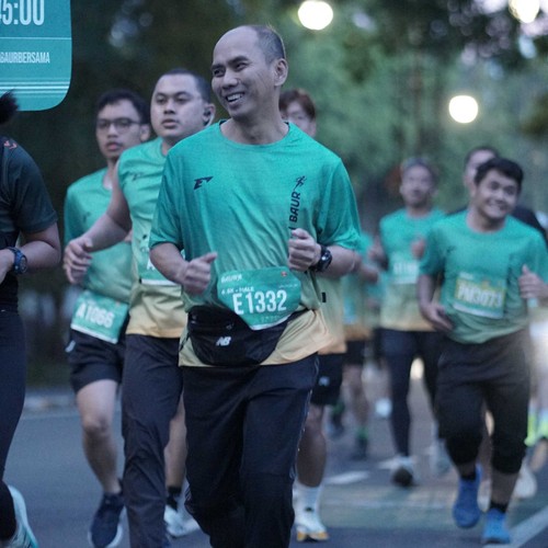 Race photo from BAUR RUN 2025