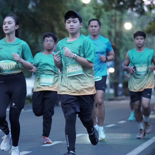 Race photo from BAUR RUN 2025