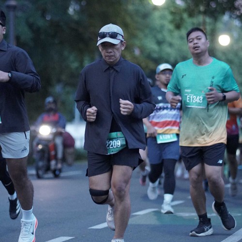 Race photo from BAUR RUN 2025