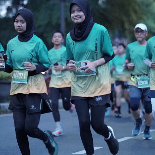 Race photo from BAUR RUN 2025