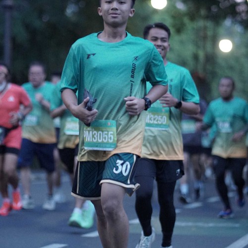 Race photo from BAUR RUN 2025