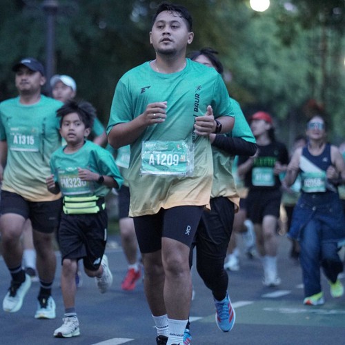 Race photo from BAUR RUN 2025