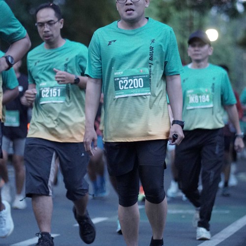 Race photo from BAUR RUN 2025