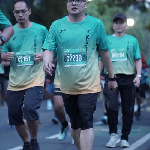 Race photo from BAUR RUN 2025