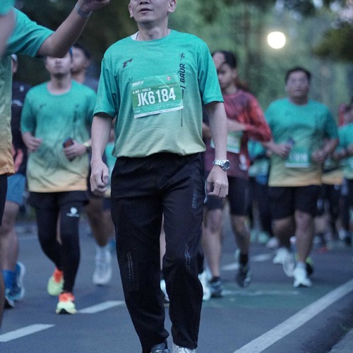 Race photo from BAUR RUN 2025