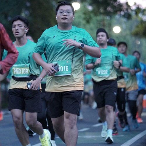 Race photo from BAUR RUN 2025