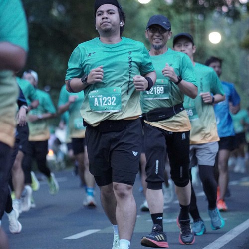 Race photo from BAUR RUN 2025