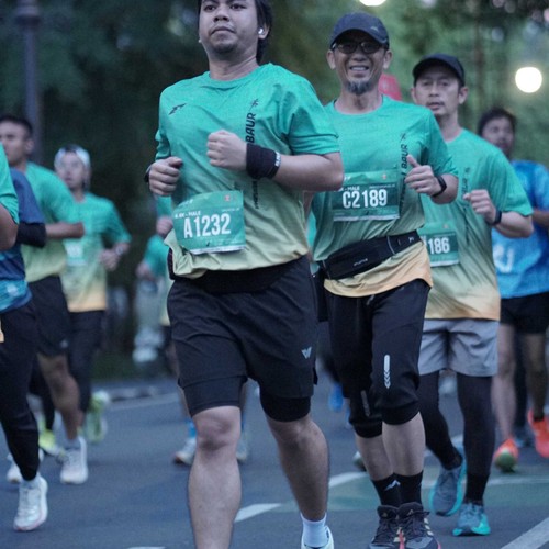 Race photo from BAUR RUN 2025