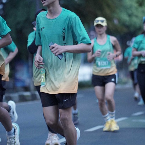 Race photo from BAUR RUN 2025