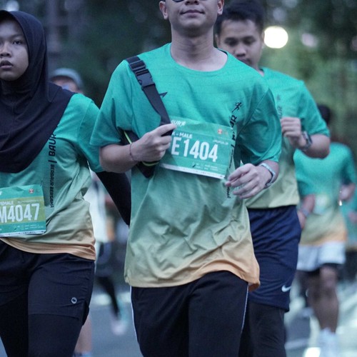 Race photo from BAUR RUN 2025