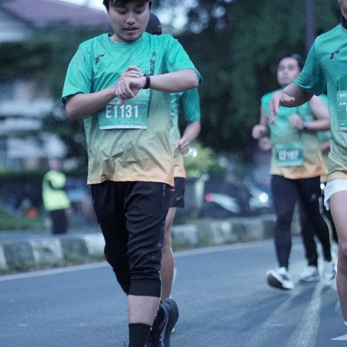 Race photo from BAUR RUN 2025