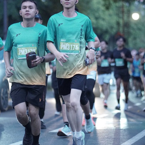 Race photo from BAUR RUN 2025