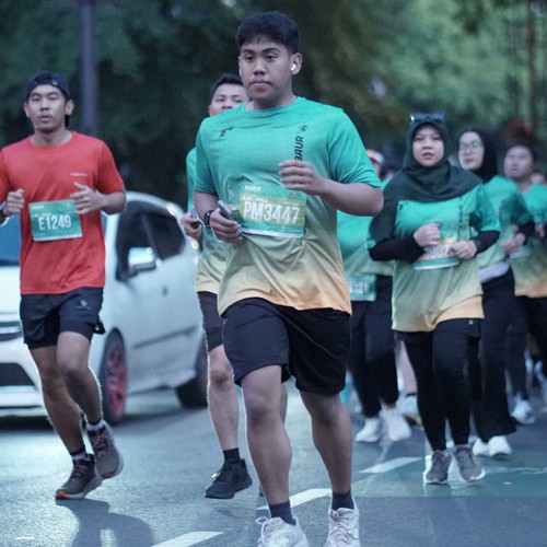Race photo from BAUR RUN 2025