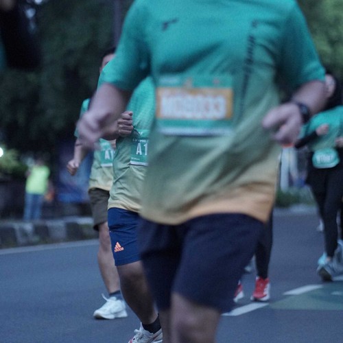 Race photo from BAUR RUN 2025