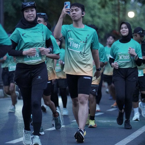 Race photo from BAUR RUN 2025