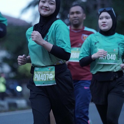 Race photo from BAUR RUN 2025
