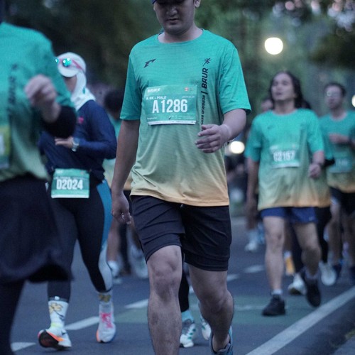 Race photo from BAUR RUN 2025