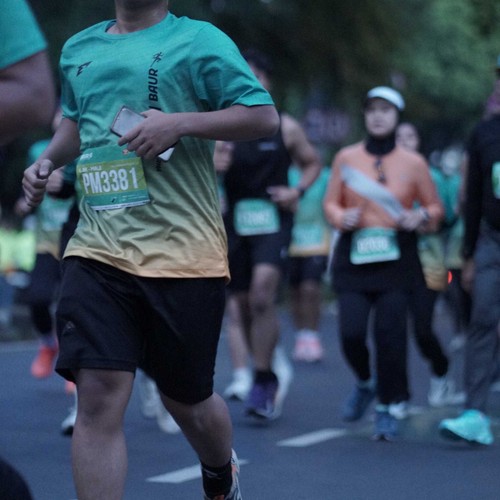 Race photo from BAUR RUN 2025