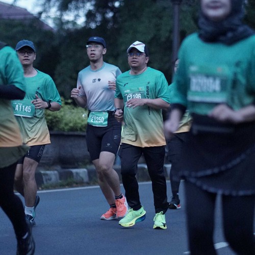 Race photo from BAUR RUN 2025