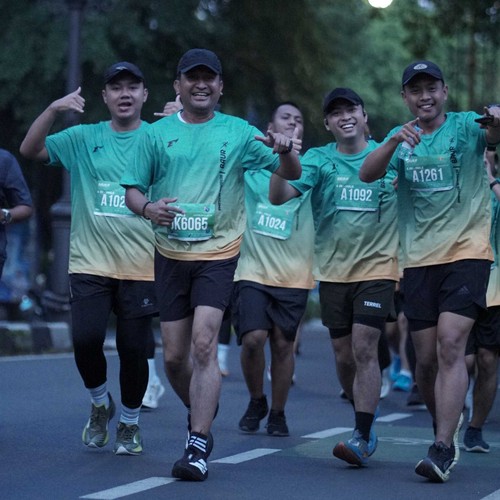 Race photo from BAUR RUN 2025