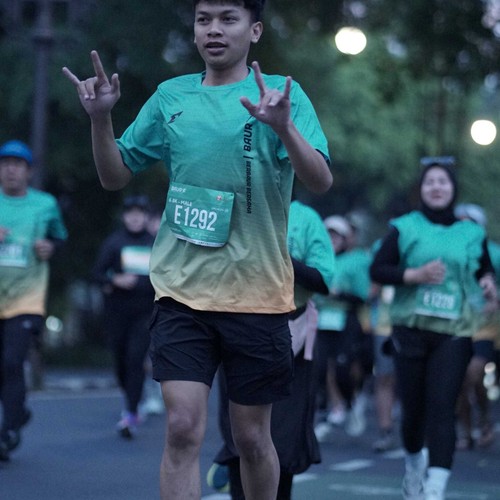 Race photo from BAUR RUN 2025