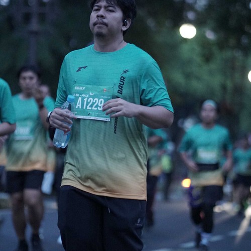 Race photo from BAUR RUN 2025