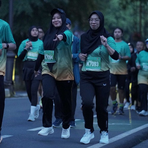 Race photo from BAUR RUN 2025
