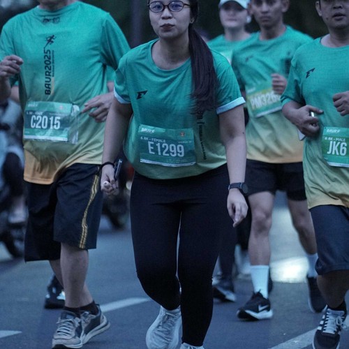 Race photo from BAUR RUN 2025