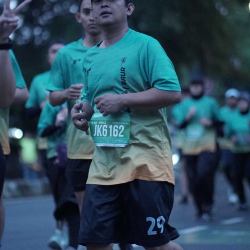 Race photo from BAUR RUN 2025