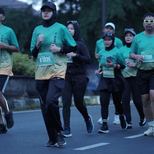 Race photo from BAUR RUN 2025