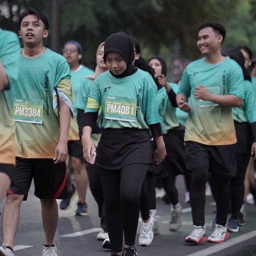 Race photo from BAUR RUN 2025